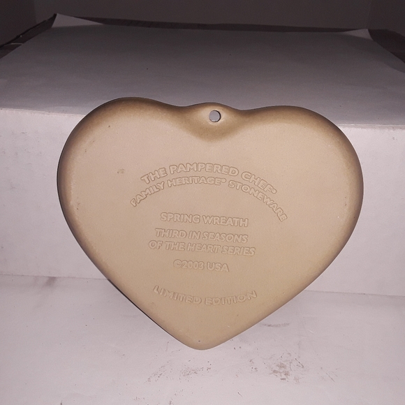 The Pampered Chef Seasons of Heart Cookie … - Picture 3 of 7